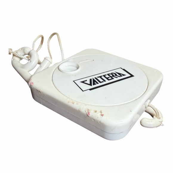 Valterra Portable Retractable Clothes Line RV - Picture 2 of 4